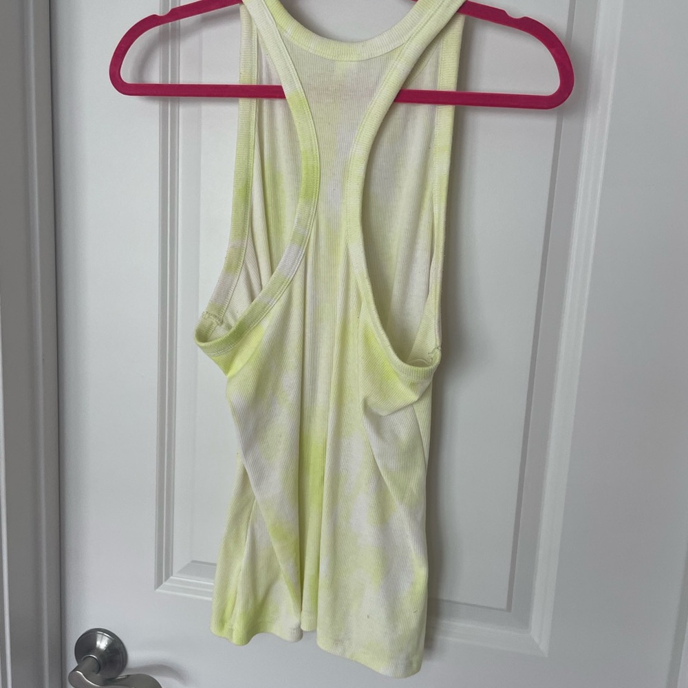 Old Navy Active - Ultra Light Ribbed‎ Tank Top - Picture 5 of 5